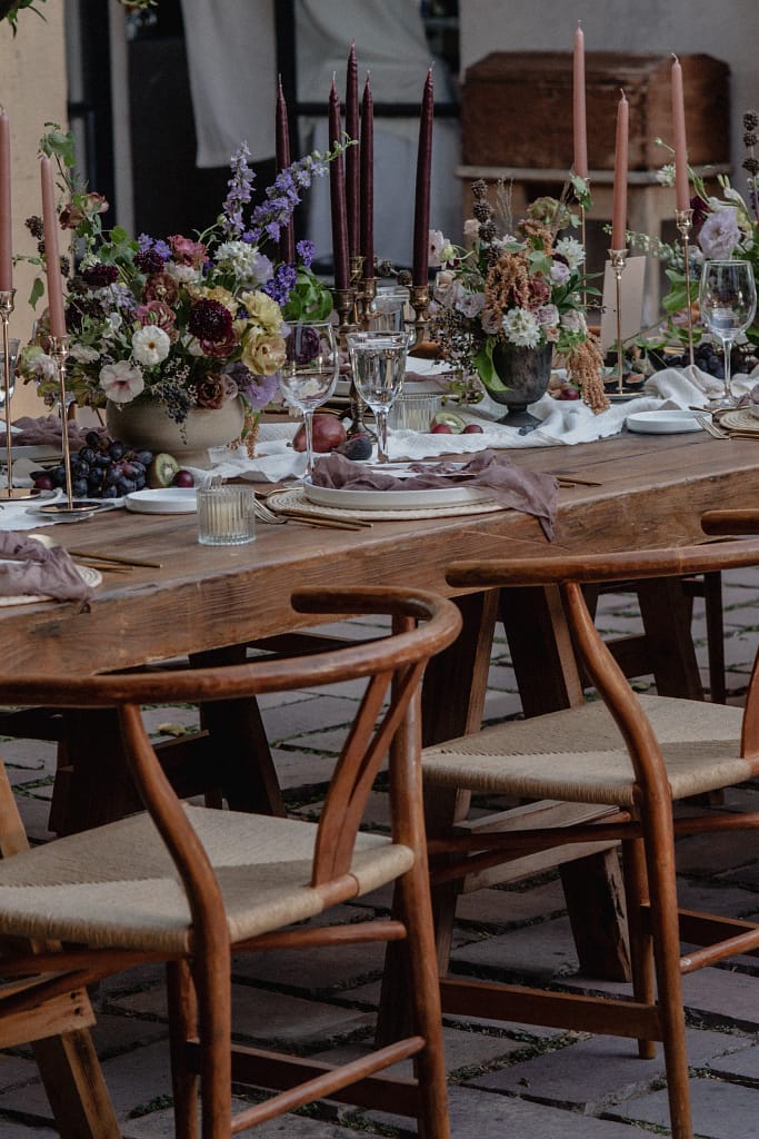 garden-style wedding in Mexico, ranunculus and lisianthus bouquet, luxury wedding flowers Mexico