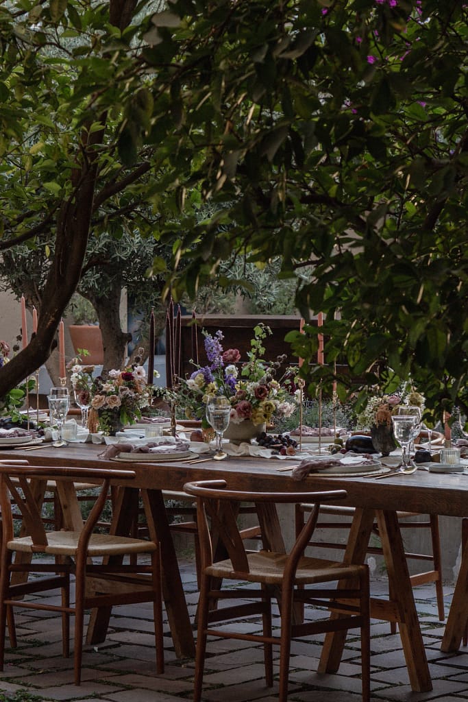garden-style wedding in Mexico, ranunculus and lisianthus bouquet, luxury wedding flowers Mexico