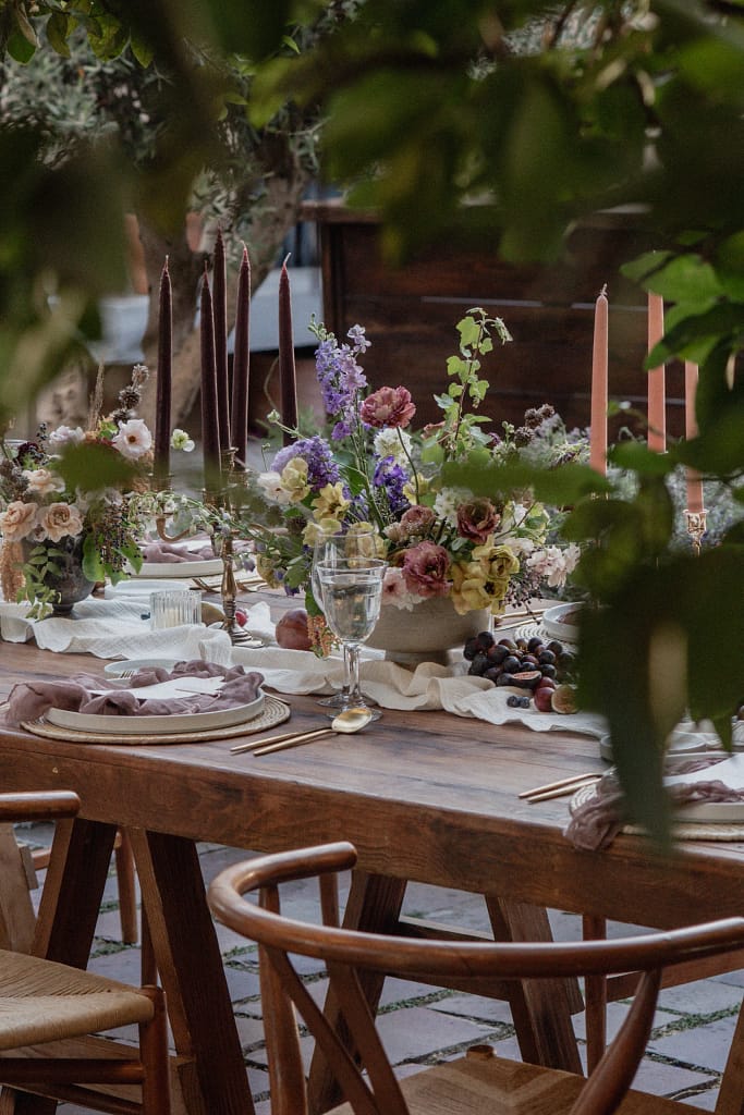 garden-style wedding in Mexico, ranunculus and lisianthus bouquet, luxury wedding flowers Mexico
