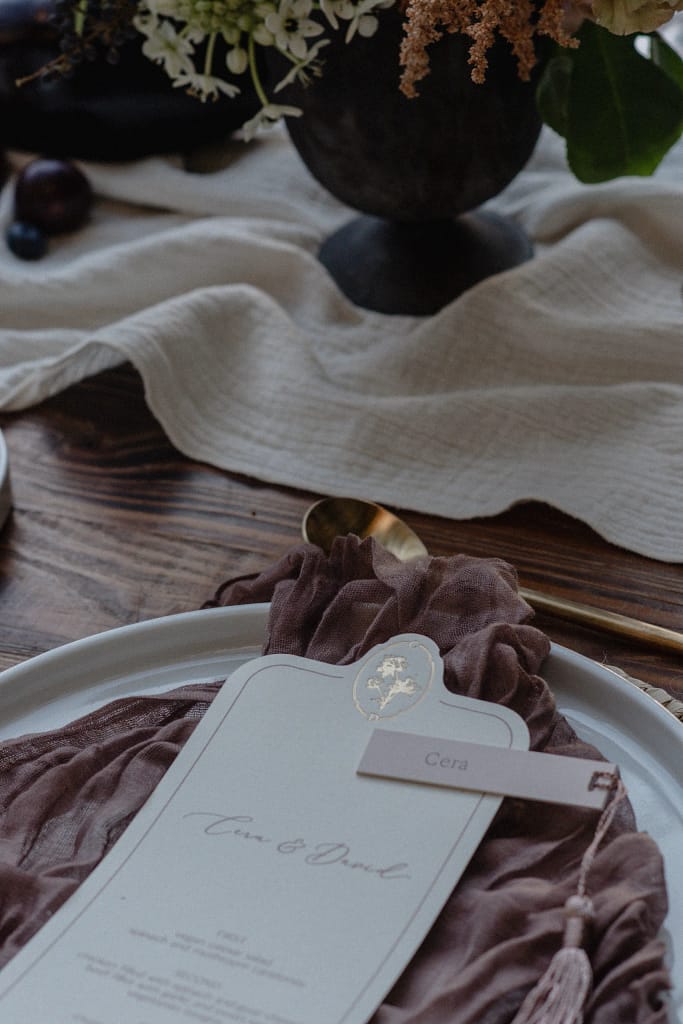 garden-style wedding in Mexico, ranunculus and lisianthus bouquet, luxury wedding flowers Mexico