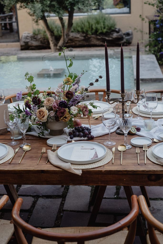 garden-style wedding in Mexico, ranunculus and lisianthus bouquet, luxury wedding flowers Mexico