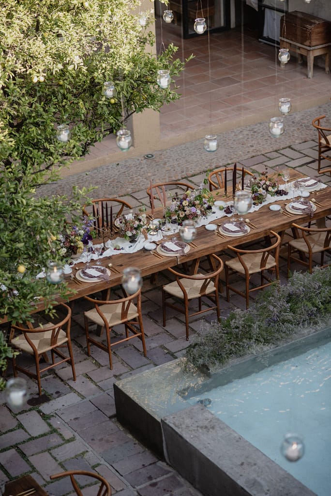 garden-style wedding in Mexico, ranunculus and lisianthus bouquet, luxury wedding flowers Mexico