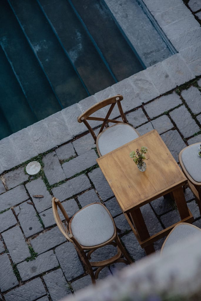 garden-style wedding in Mexico, ranunculus and lisianthus bouquet, luxury wedding flowers Mexico