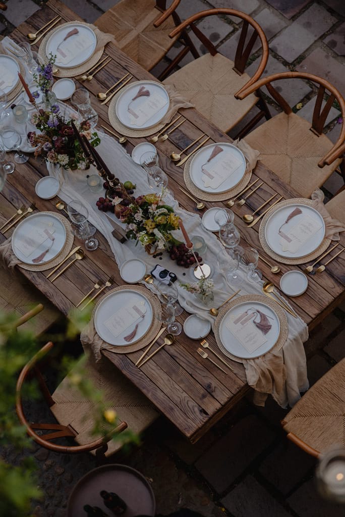 garden-style wedding in Mexico, ranunculus and lisianthus bouquet, luxury wedding flowers Mexico
